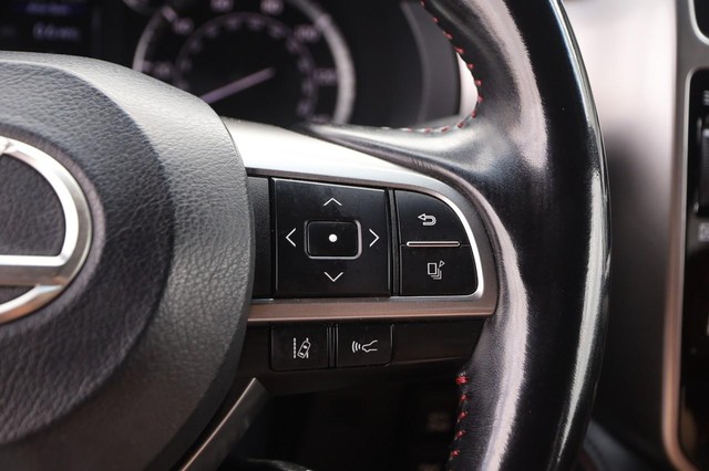 Lexus GX Vehicle Image 13