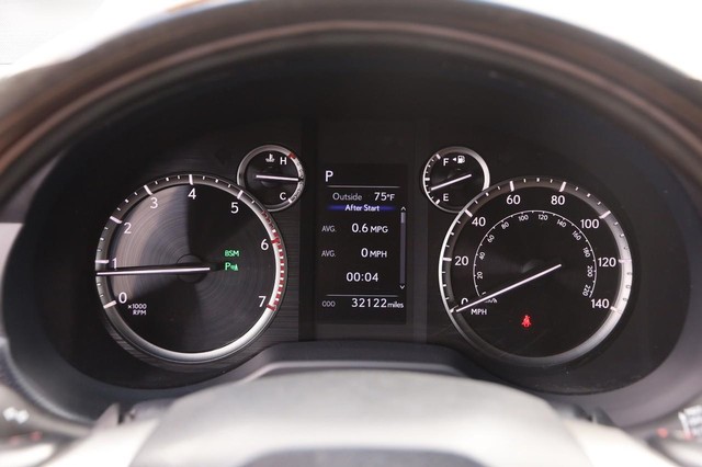 Lexus GX Vehicle Image 14