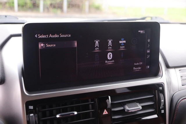 Lexus GX Vehicle Image 17