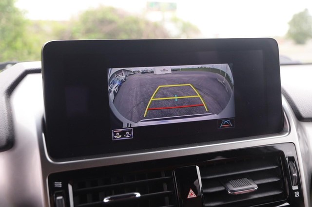 Lexus GX Vehicle Image 18