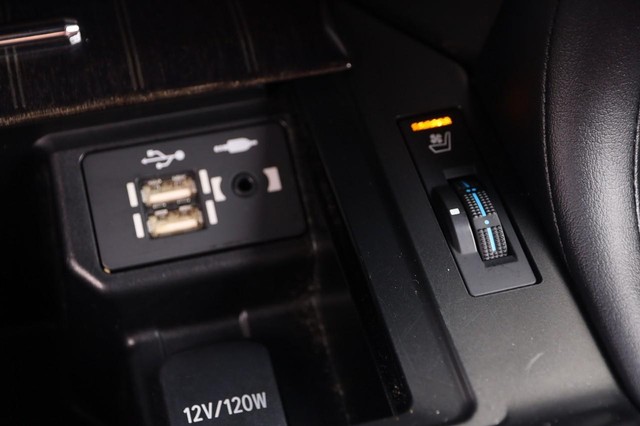 Lexus GX Vehicle Image 21