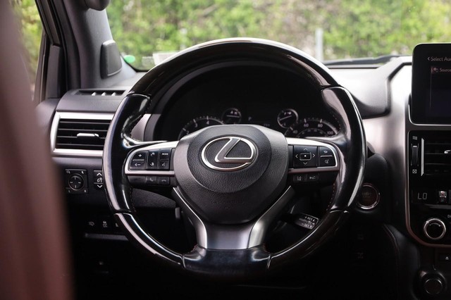 Lexus GX Vehicle Image 26