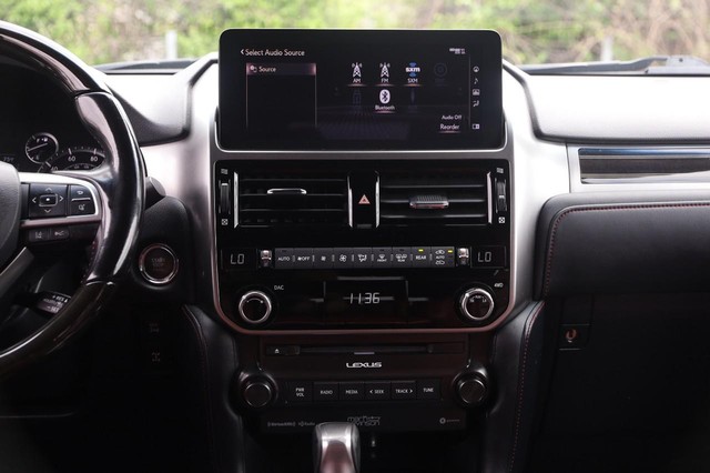 Lexus GX Vehicle Image 27