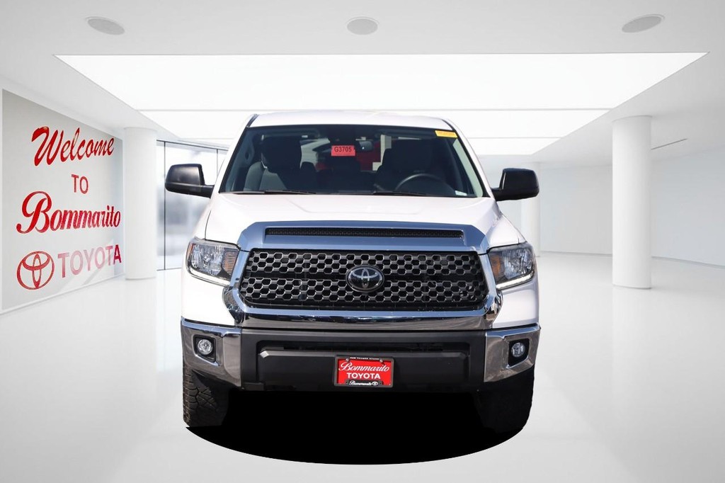 Toyota Tundra 4WD Vehicle Full-screen Gallery Image 4