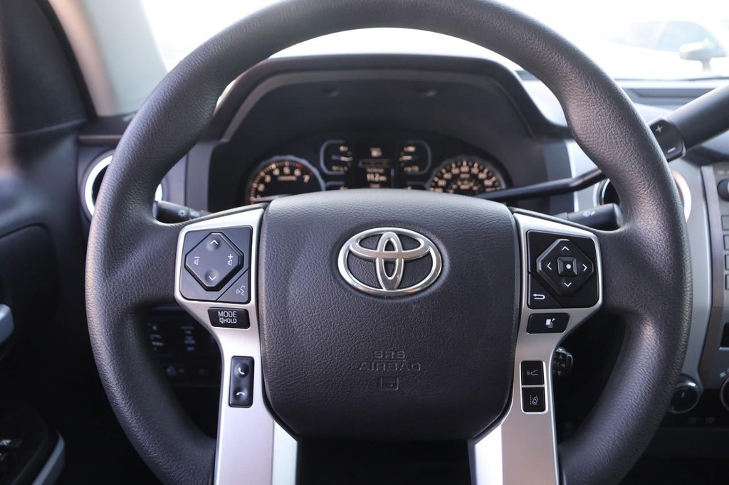 Toyota Tundra 4WD Vehicle Full-screen Gallery Image 10