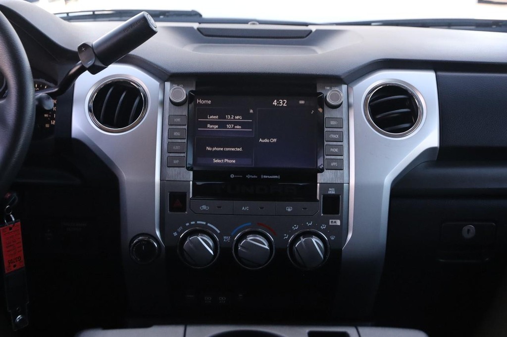 Toyota Tundra 4WD Vehicle Full-screen Gallery Image 22