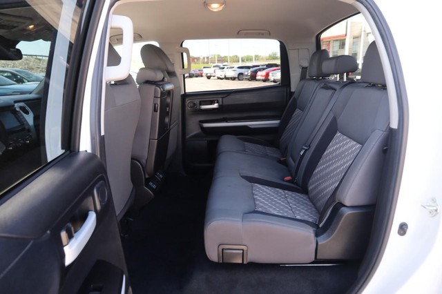 Toyota Tundra 4WD Vehicle Image 09