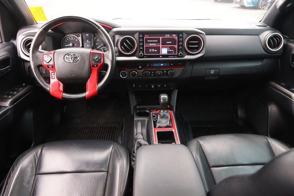 Toyota Tacoma 4WD Vehicle Full-screen Gallery Image 22