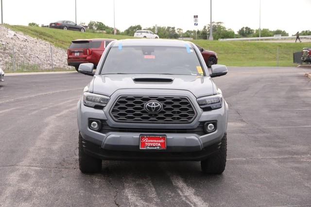 Toyota Tacoma 4WD Vehicle Image 04