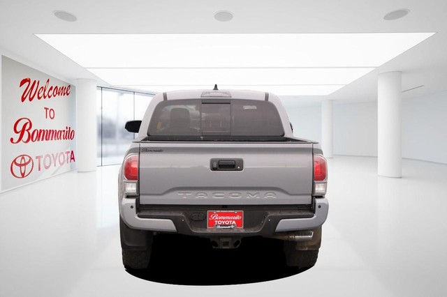 Toyota Tacoma 4WD Vehicle Image 06