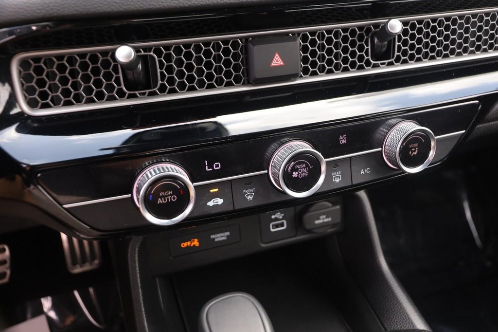 Honda Civic Sedan Vehicle Full-screen Gallery Image 16