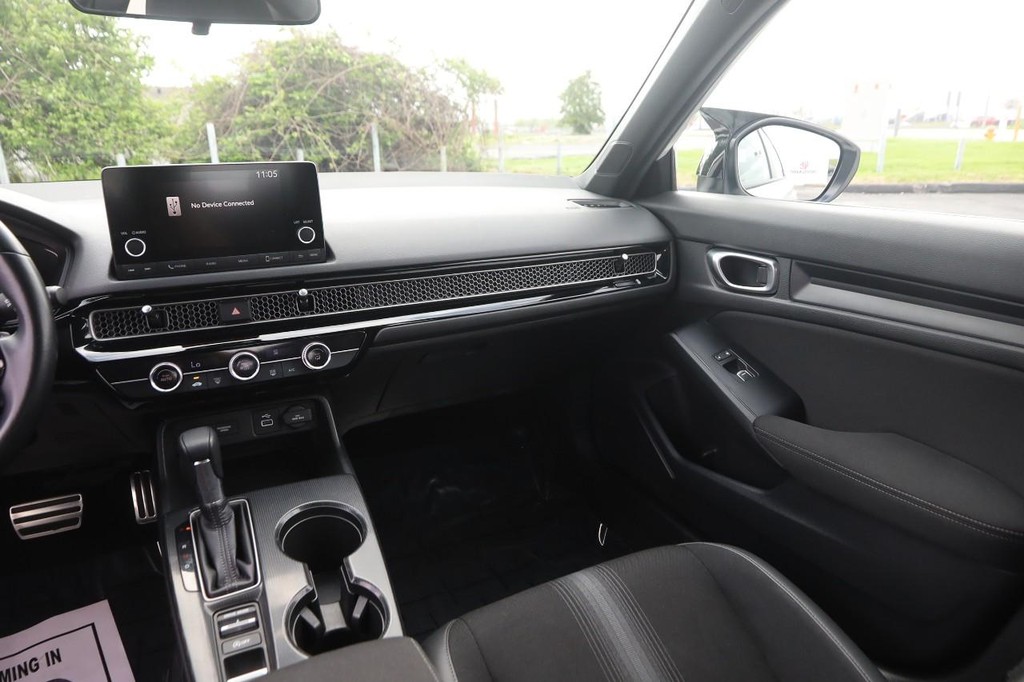 Honda Civic Sedan Vehicle Full-screen Gallery Image 24