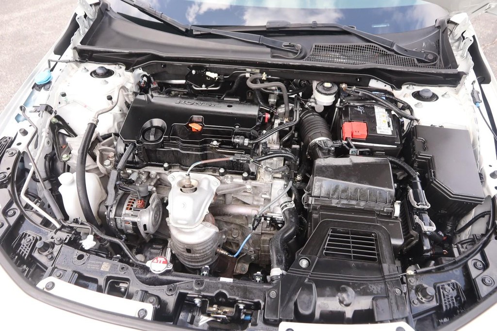 Honda Civic Sedan Vehicle Full-screen Gallery Image 26