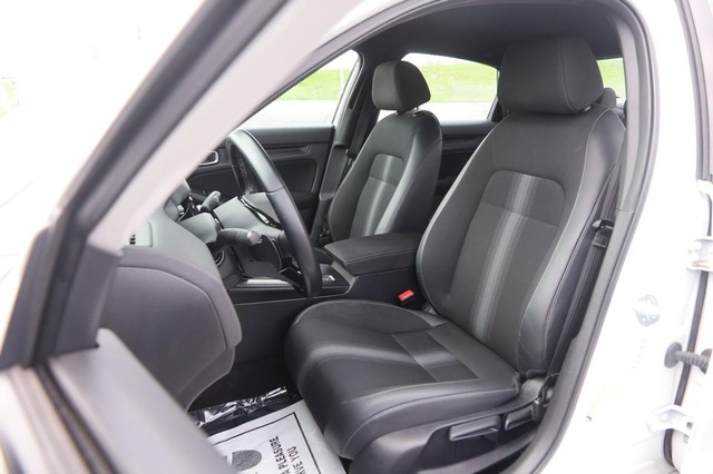 Honda Civic Sedan Vehicle Image 08