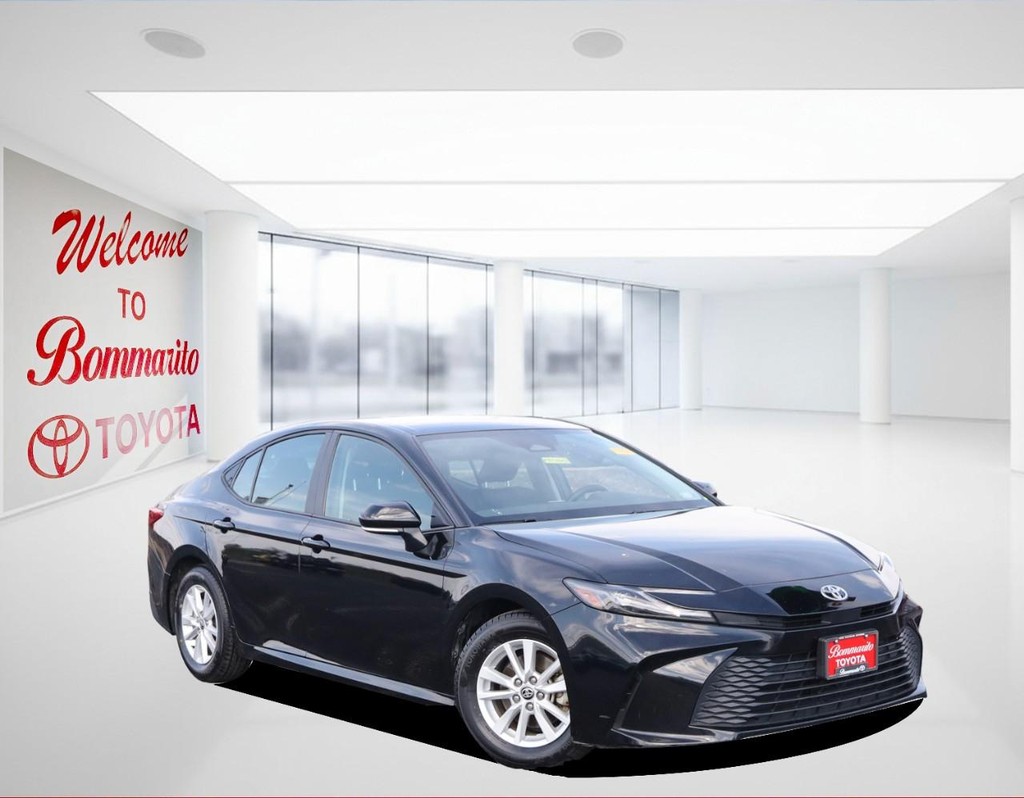 Toyota Camry Vehicle Full-screen Gallery Image 2
