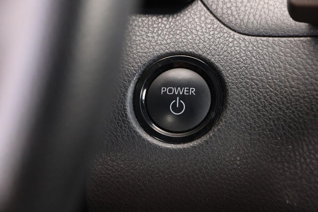 Toyota Camry Vehicle Full-screen Gallery Image 14