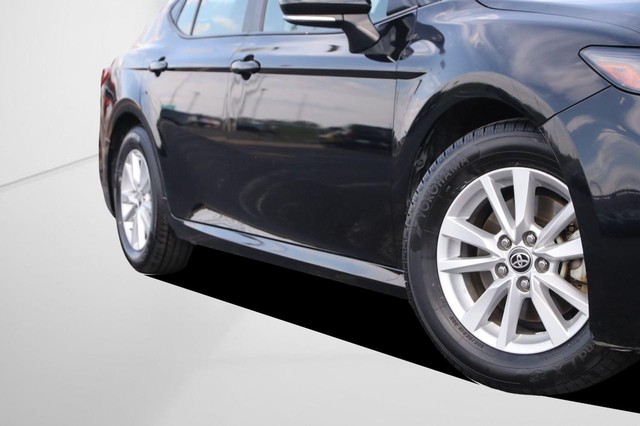 Toyota Camry Vehicle Image 03