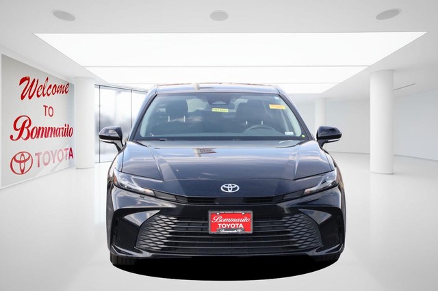 Toyota Camry Vehicle Image 04