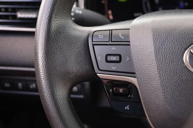 Toyota Camry Vehicle Image 11