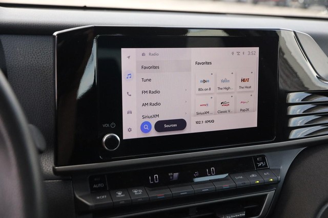 Toyota Camry Vehicle Image 16