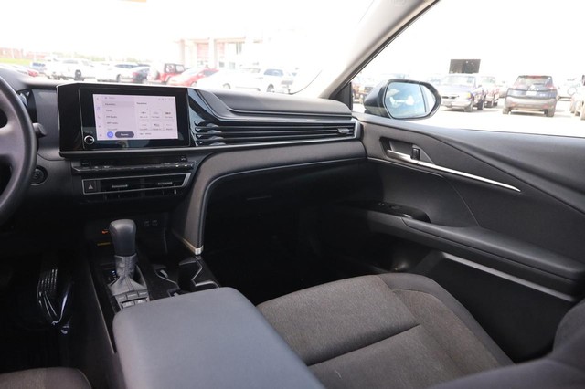 Toyota Camry Vehicle Image 26