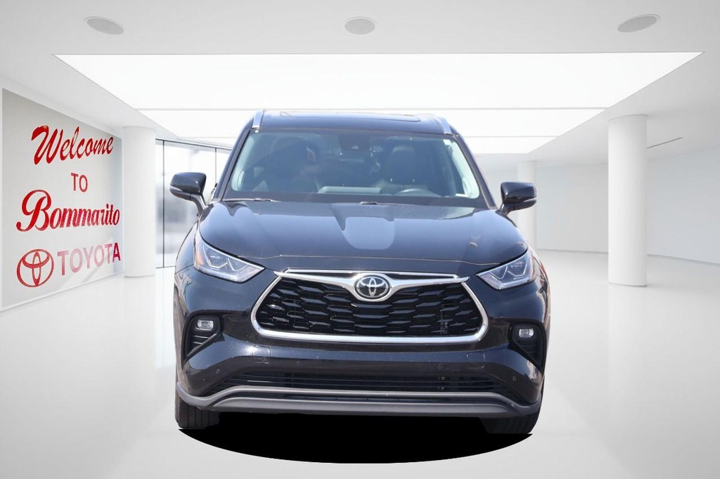 Toyota Highlander Vehicle Full-screen Gallery Image 4