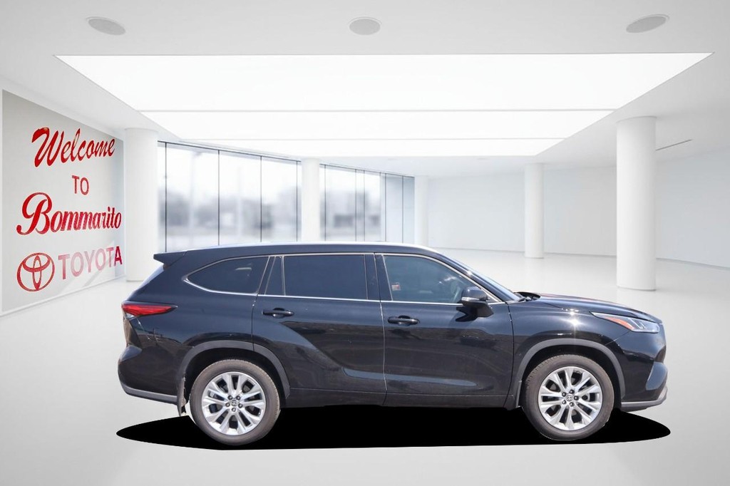 Toyota Highlander Vehicle Full-screen Gallery Image 5
