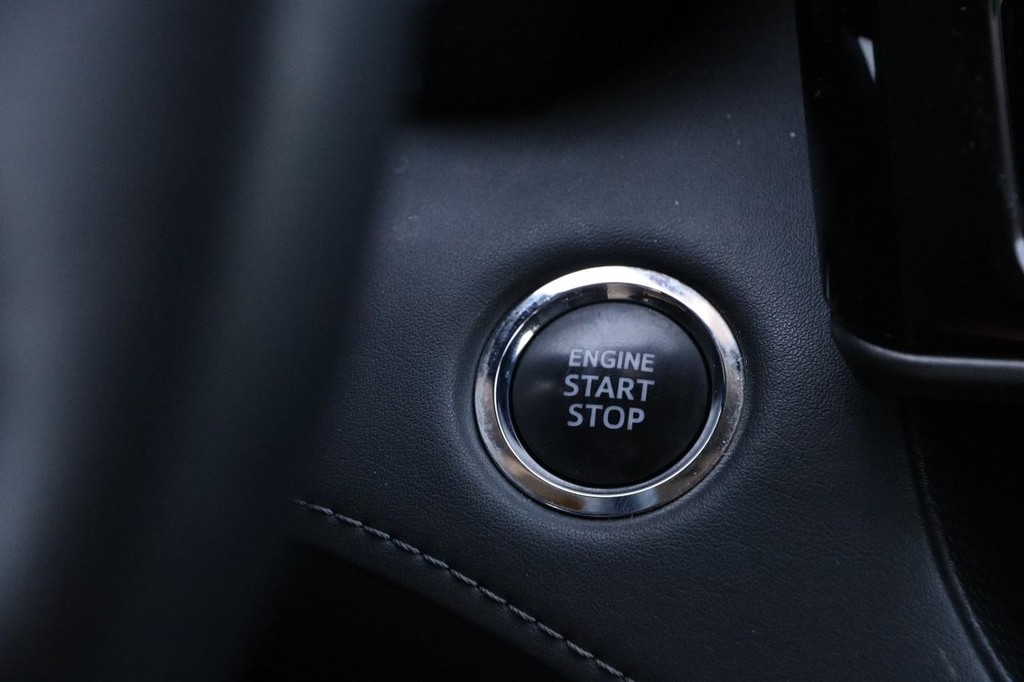 Toyota Highlander Vehicle Full-screen Gallery Image 18