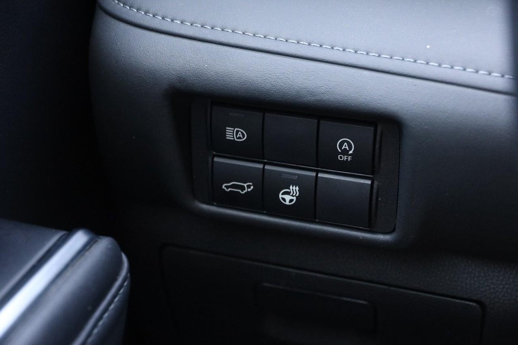 Toyota Highlander Vehicle Full-screen Gallery Image 24