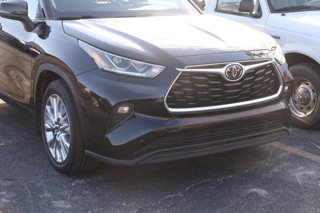 Toyota Highlander Vehicle Image 02