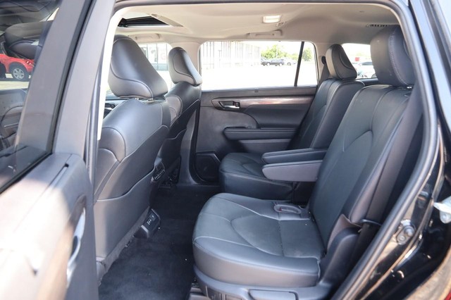 Toyota Highlander Vehicle Image 12