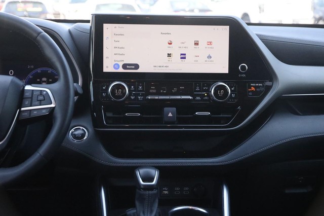 Toyota Highlander Vehicle Image 28