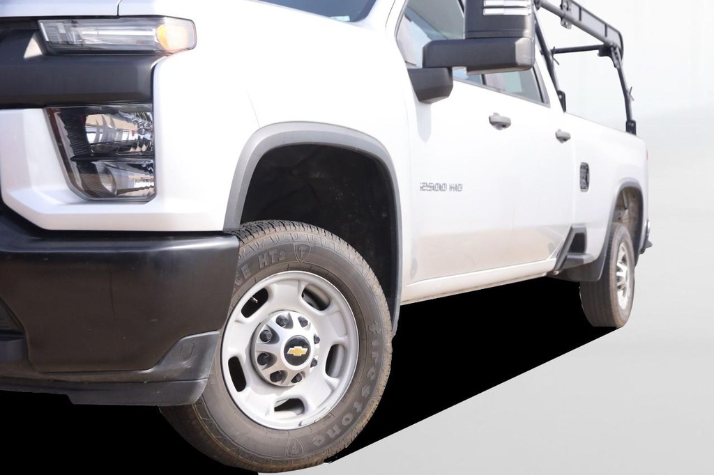 Chevrolet Silverado 2500HD Vehicle Full-screen Gallery Image 3