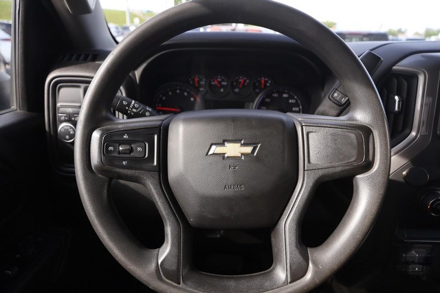 Chevrolet Silverado 2500HD Vehicle Image 09