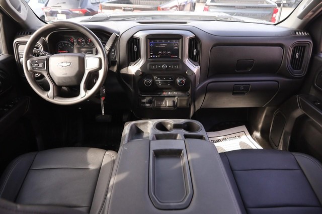 Chevrolet Silverado 2500HD Vehicle Image 17
