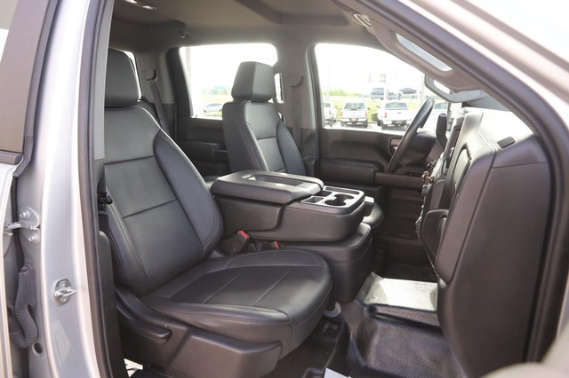 Chevrolet Silverado 2500HD Vehicle Image 22