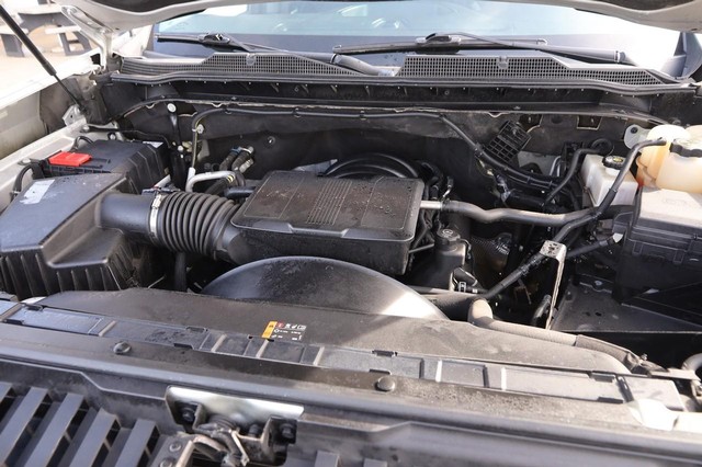 Chevrolet Silverado 2500HD Vehicle Image 23