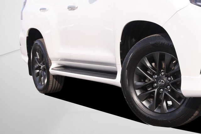 Lexus GX Vehicle Image 03