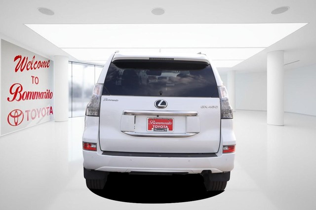 Lexus GX Vehicle Image 06
