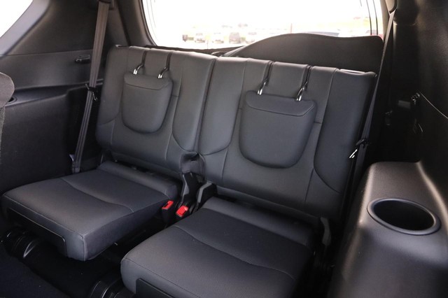 Lexus GX Vehicle Image 11
