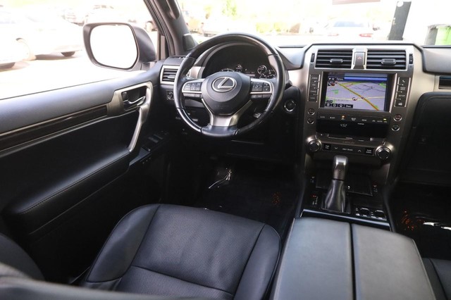 Lexus GX Vehicle Image 27