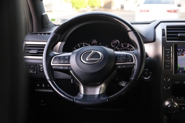 Lexus GX Vehicle Image 28