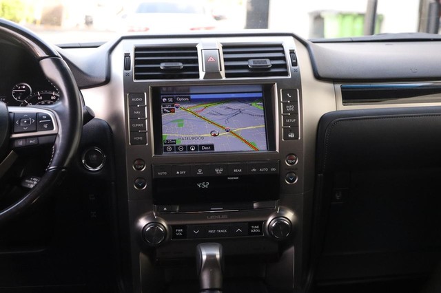 Lexus GX Vehicle Image 29