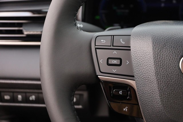 Toyota Camry Vehicle Image 12