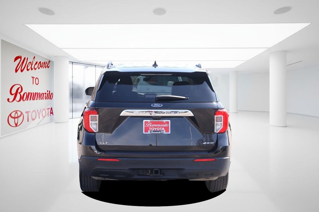 Ford Explorer Vehicle Full-screen Gallery Image 06