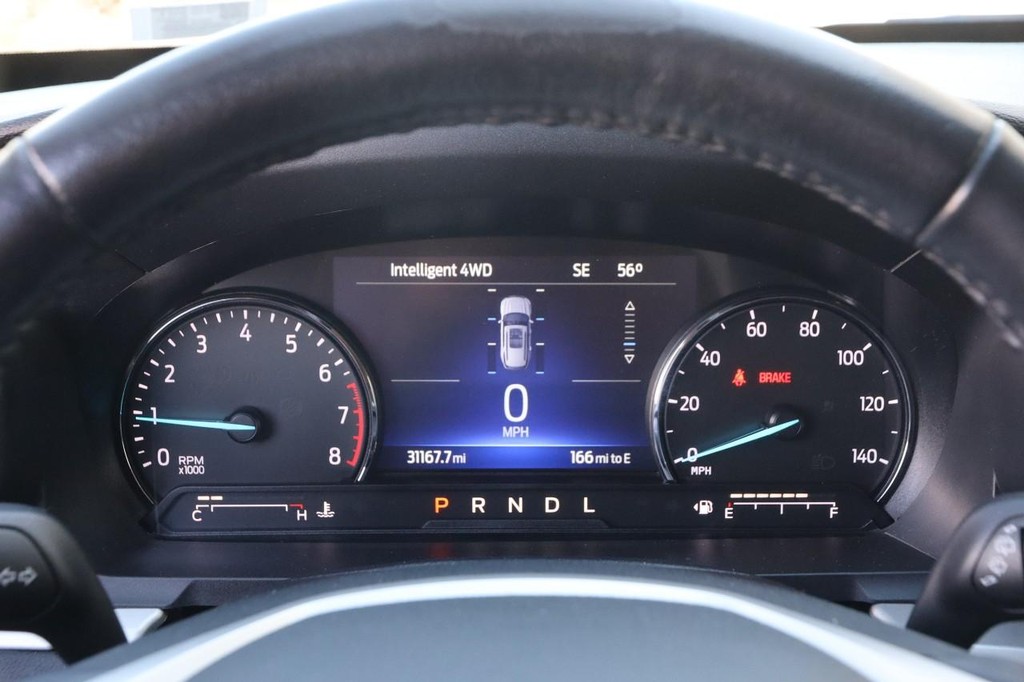 Ford Explorer Vehicle Full-screen Gallery Image 15