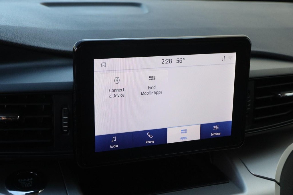Ford Explorer Vehicle Full-screen Gallery Image 18