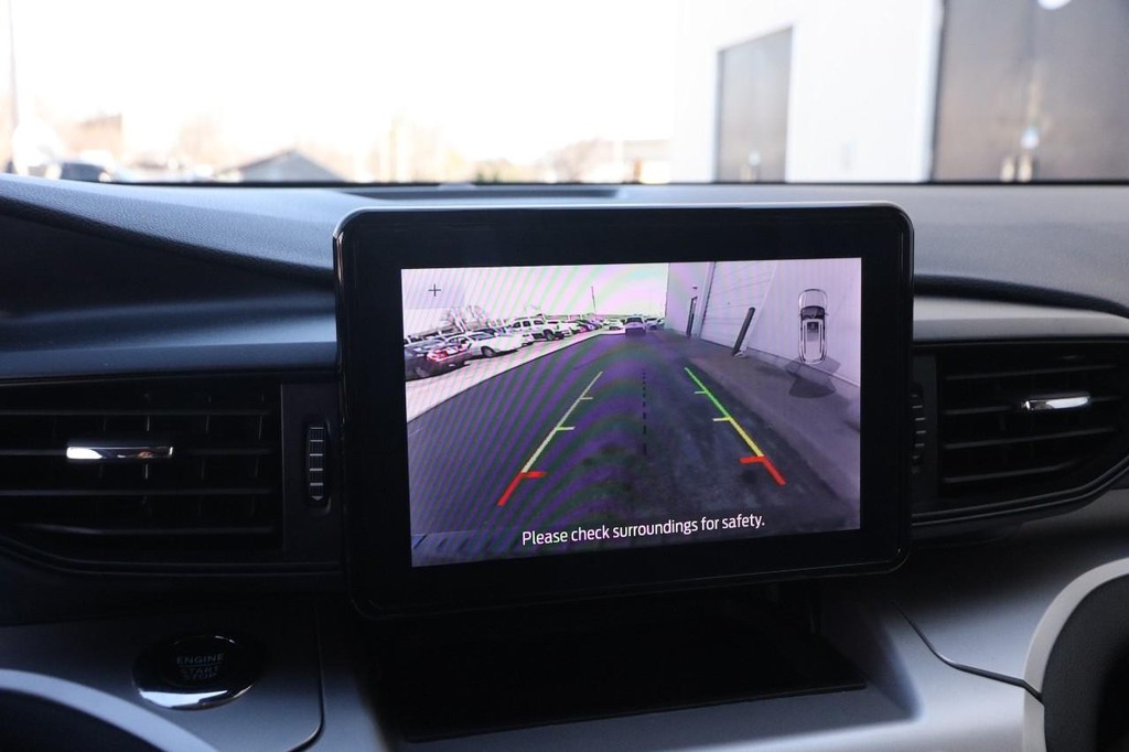 Ford Explorer Vehicle Full-screen Gallery Image 20