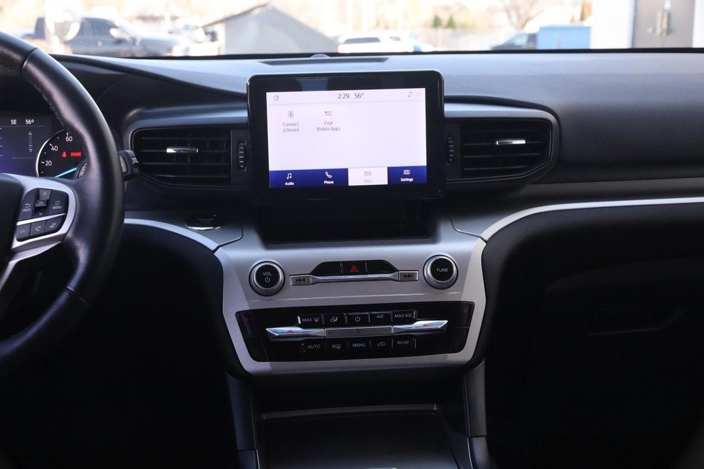Ford Explorer Vehicle Full-screen Gallery Image 26