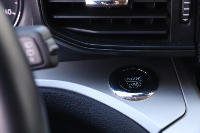 Ford Explorer Vehicle Image 16